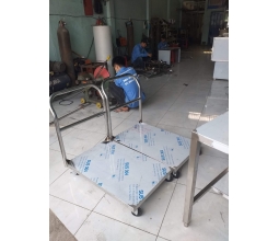 Xe đẩy 4 bánh inox