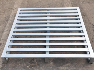 Pallet inox chịu tải bao nhiêu kg? Cách tính tải trọng phù hợp