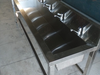 Inox 304 có an toàn khi dùng cho trường học?