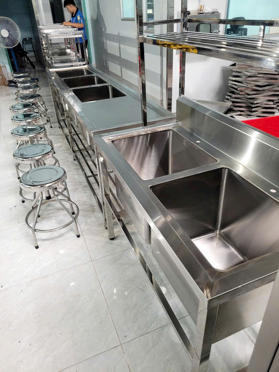 Bồn rửa tay inox treo tường