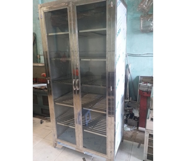 tủ inox có bánh xe