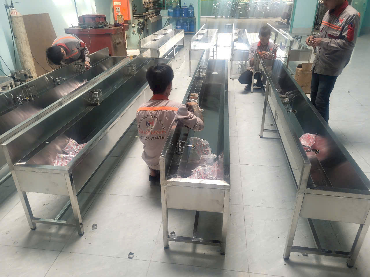 Máng rửa tay học sinh