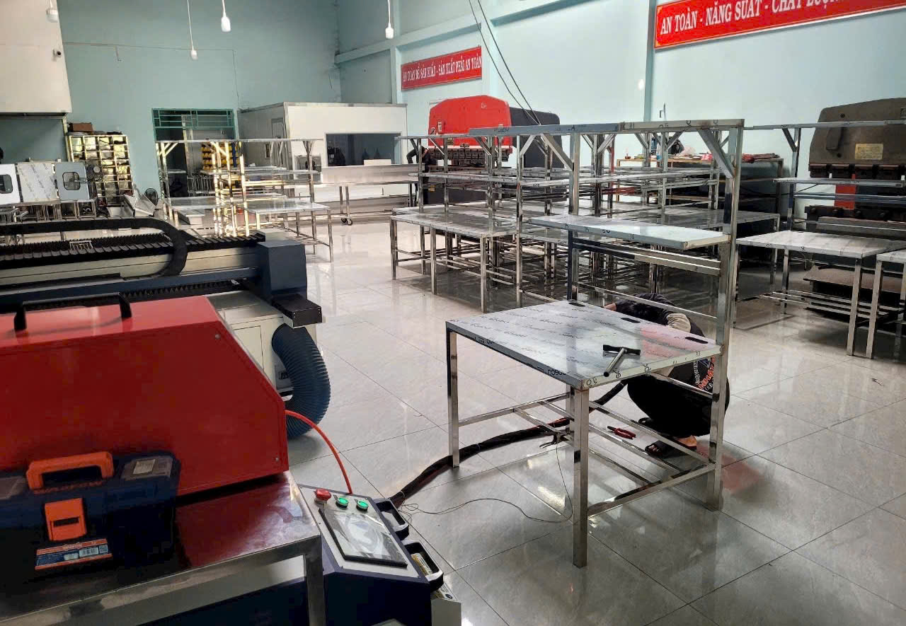 Xưởng gia công inox