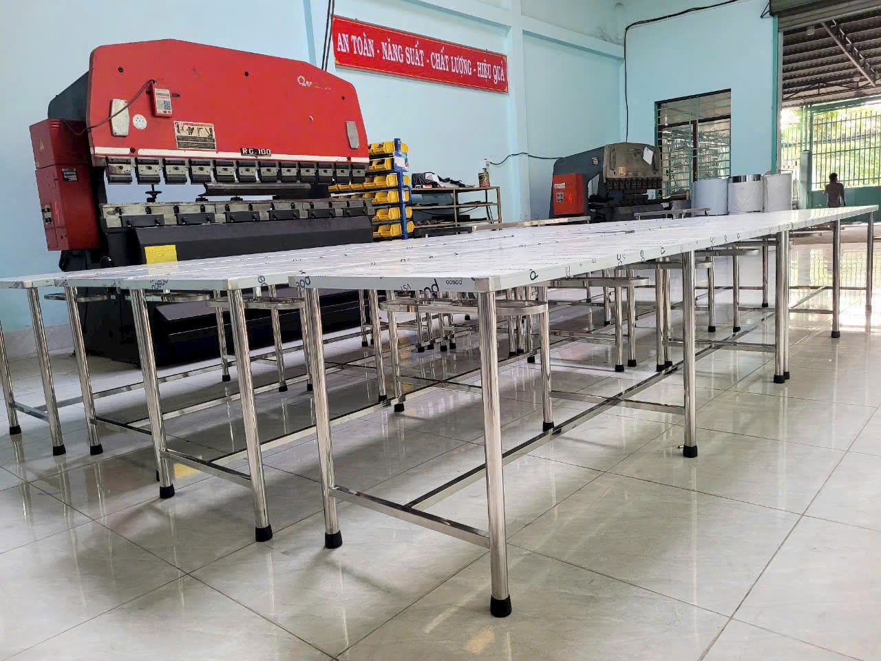 Bàn ăn inox 304 theo yêu cầu