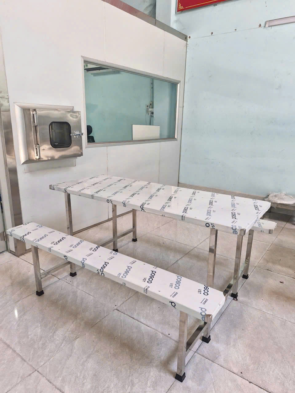 Bàn ăn liền ghế inox