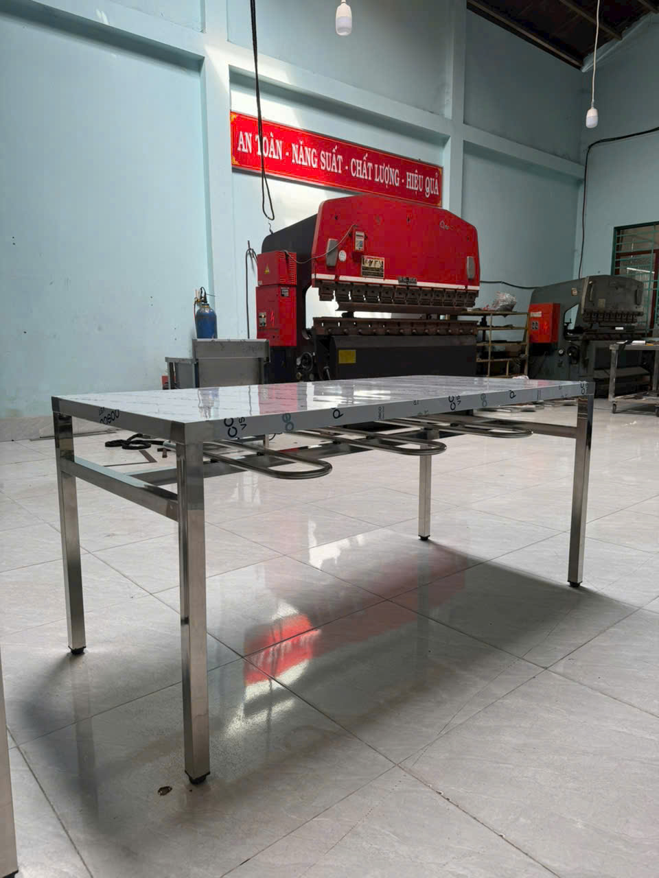 Bàn ăn công nhân inox 304