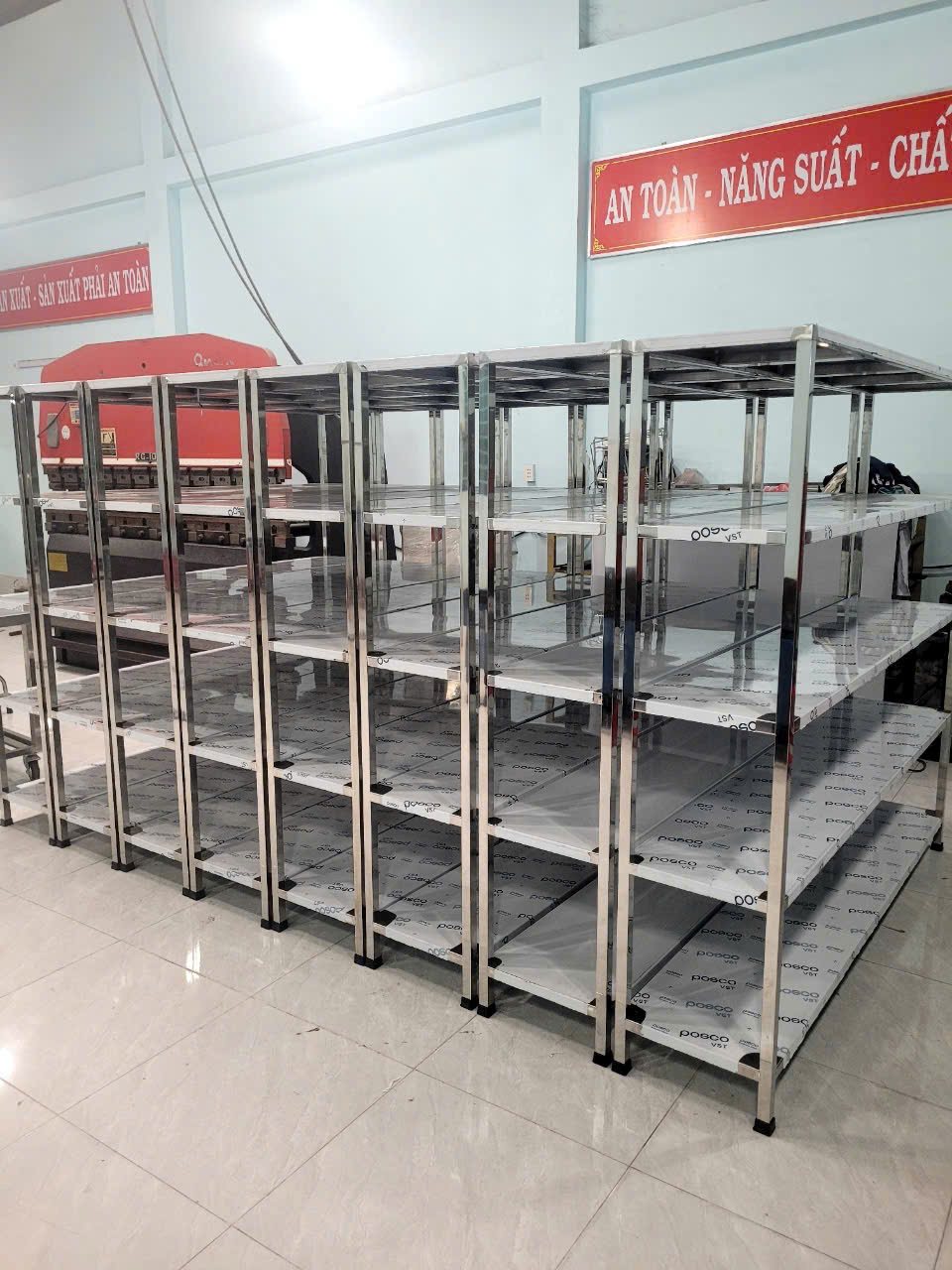 Gia công kệ inox theo yêu cầu