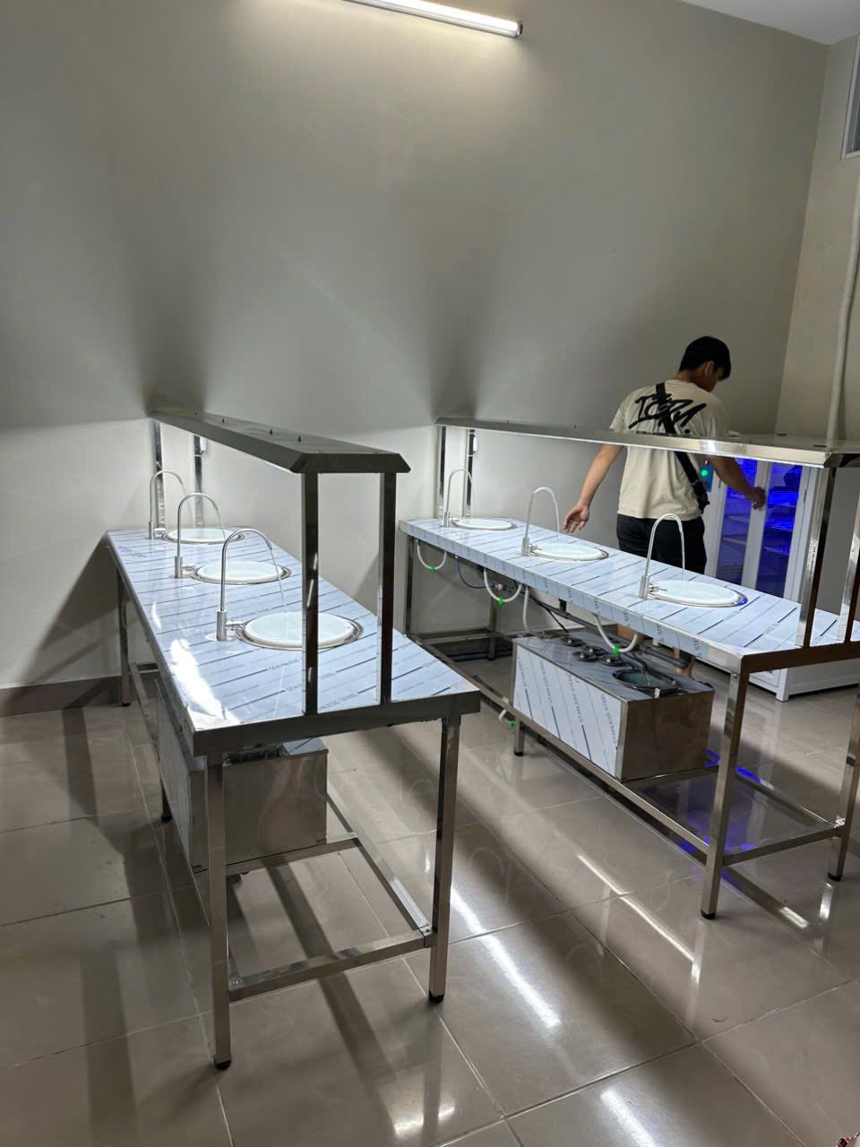 Bàn tuần hoàn yến inox 304