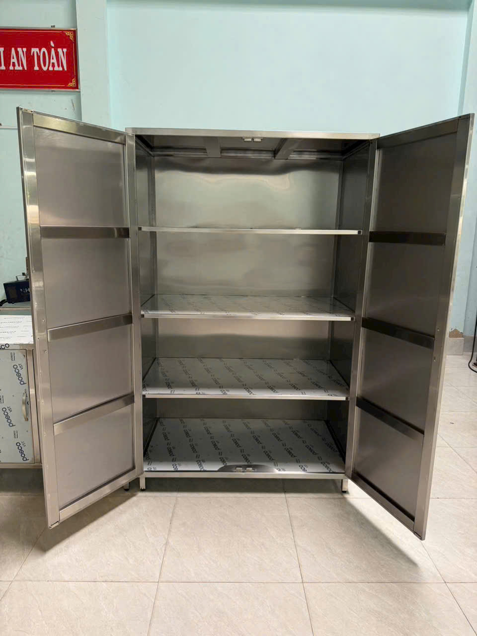 Gia công tủ inox theo yêu cầu