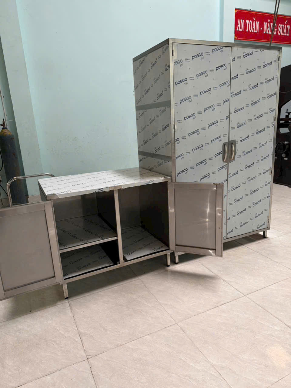 Tủ đựng đồ inox 304