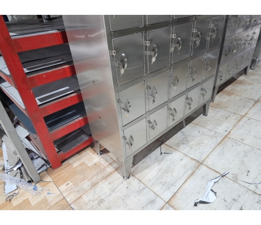 tủ locker inox phòng sạch