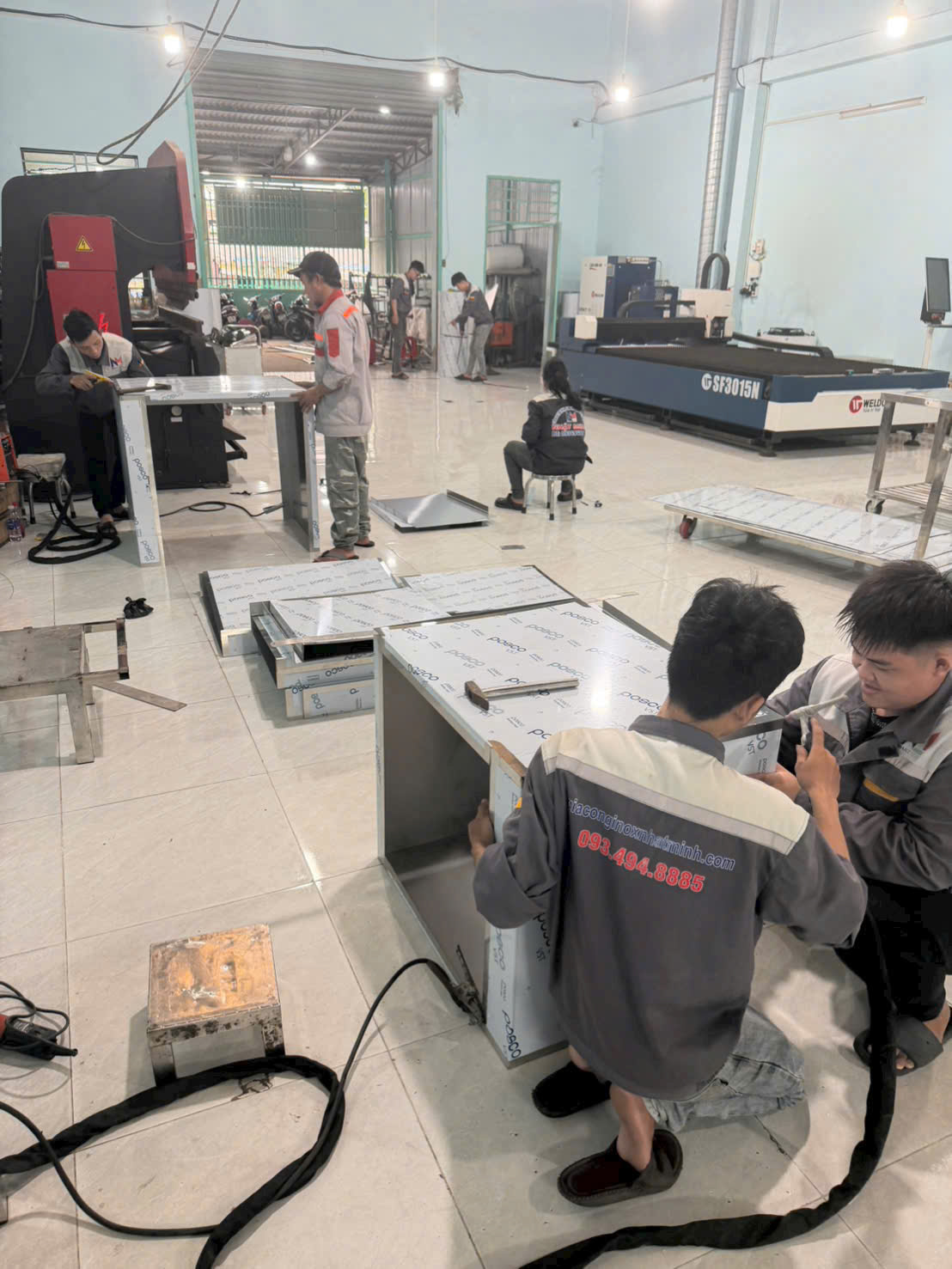 Passbox có đèn UV