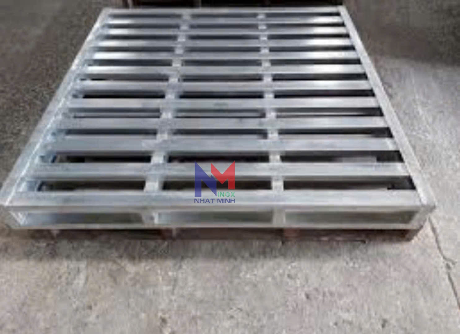 pallet sắt