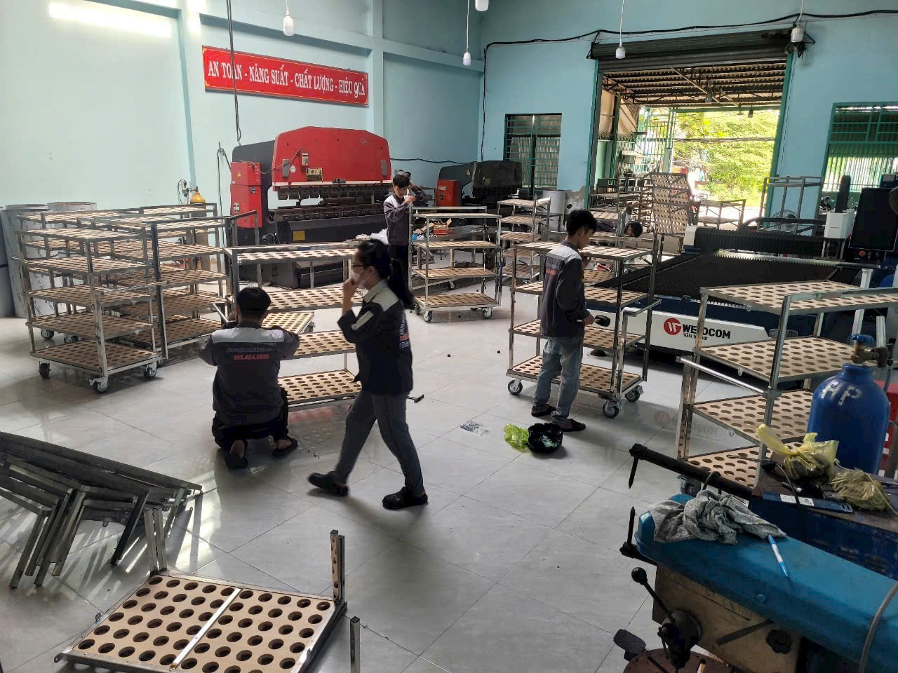 cửa hàng inox gần nhất