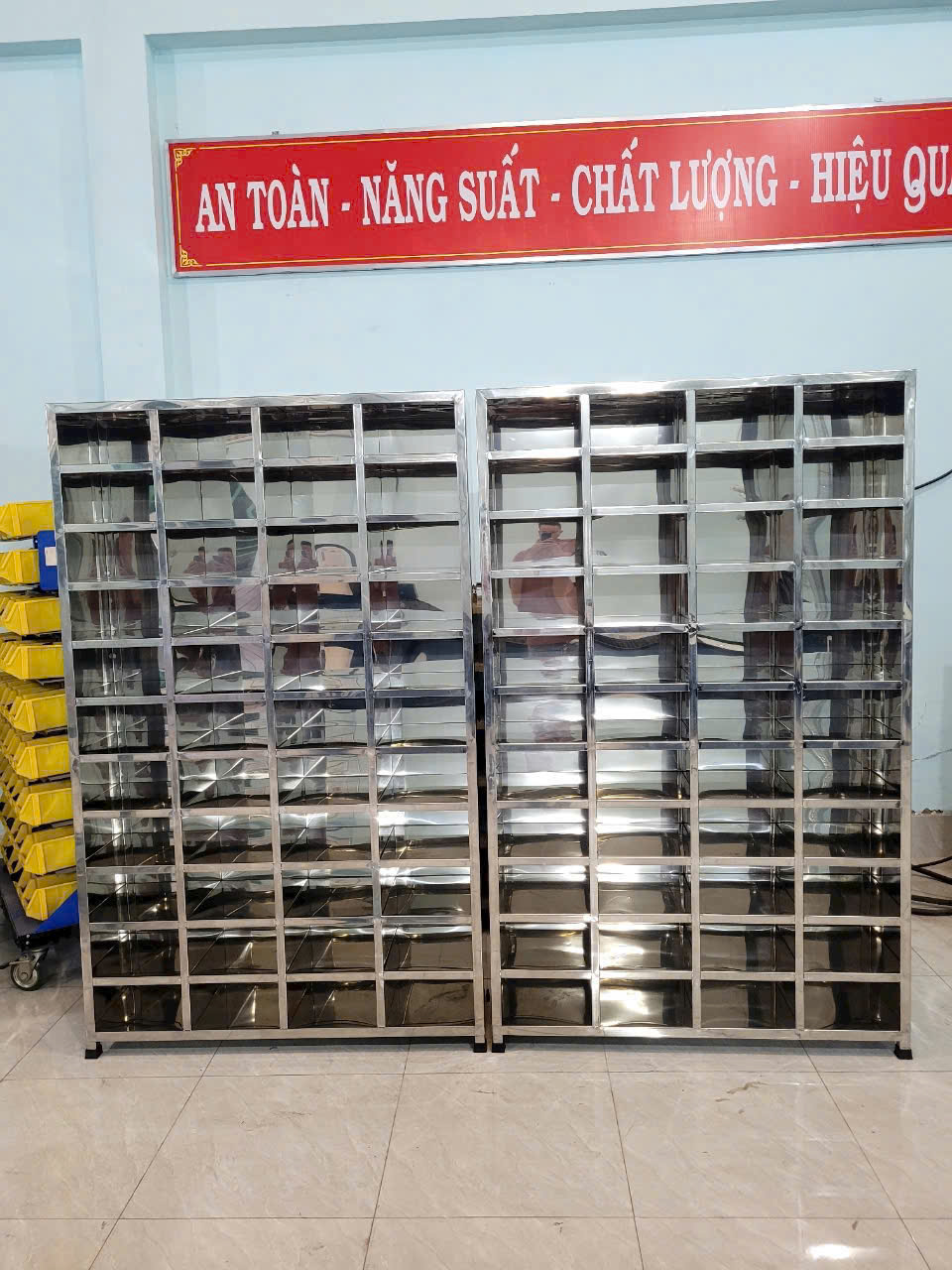 tủ locker inox phòng sạch
