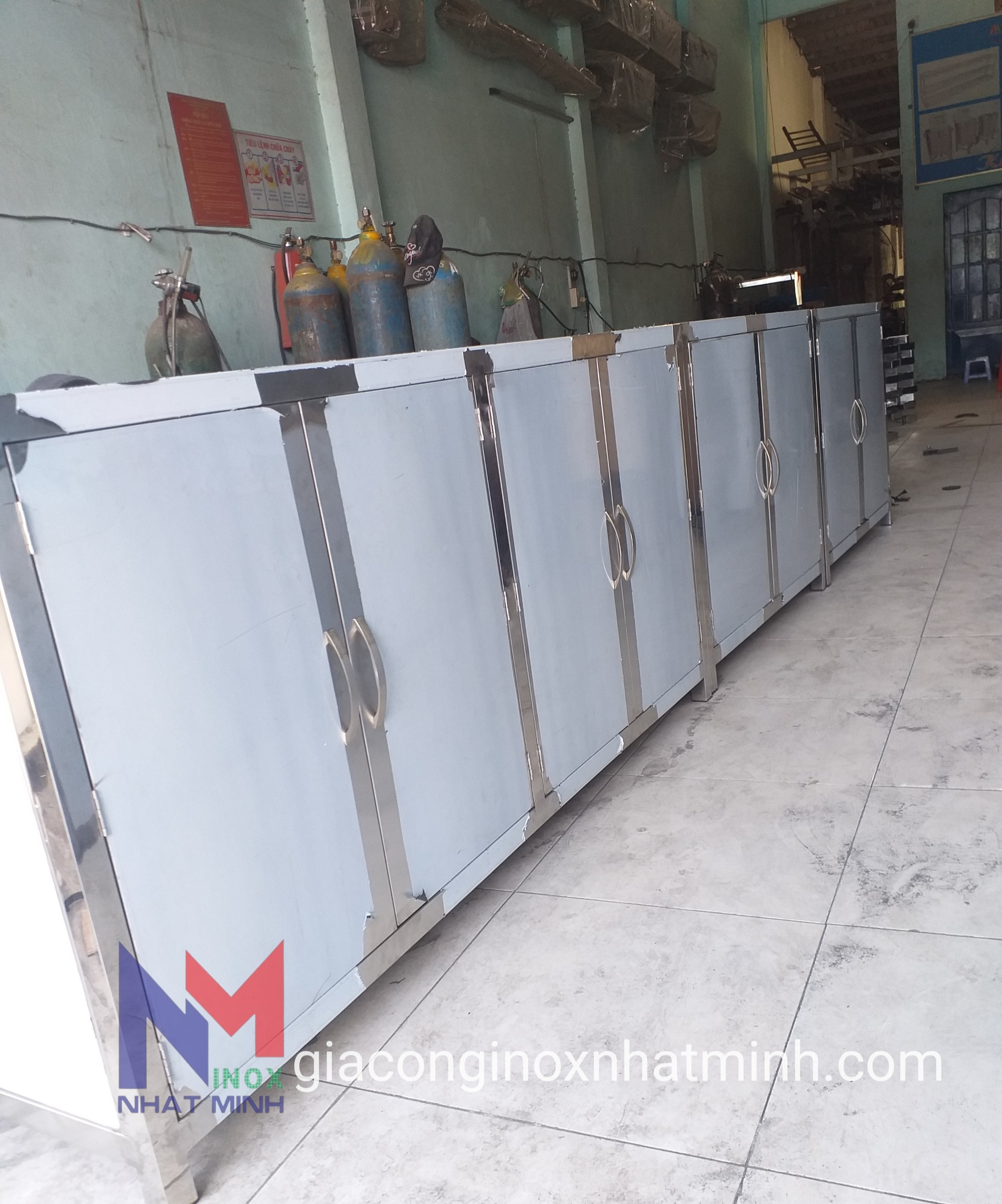 Tủ inox theo yêu cầu