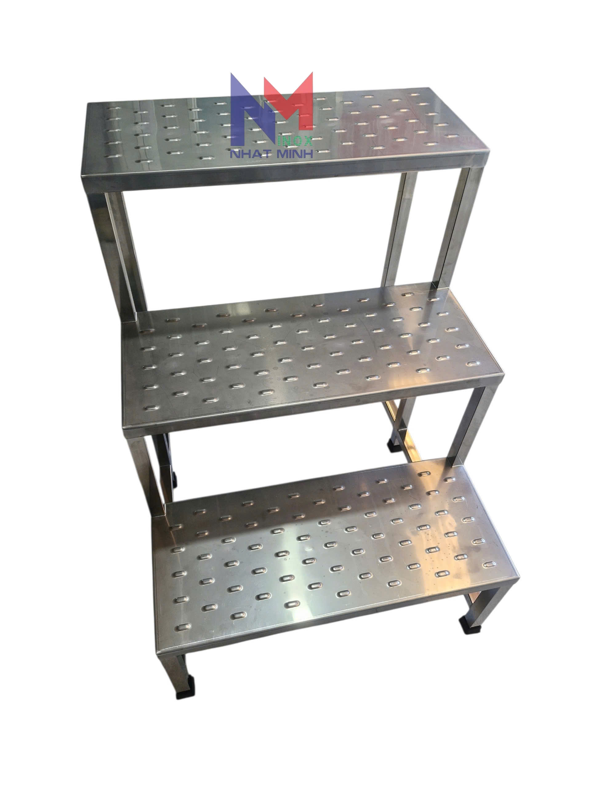 Bậc thang 3 cấp dập gân chống trơn